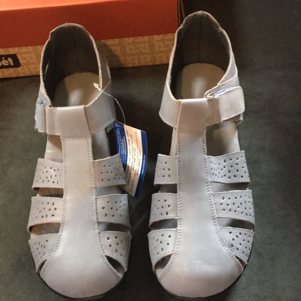 Propet “April “ fisherman sandal 9x (2E)